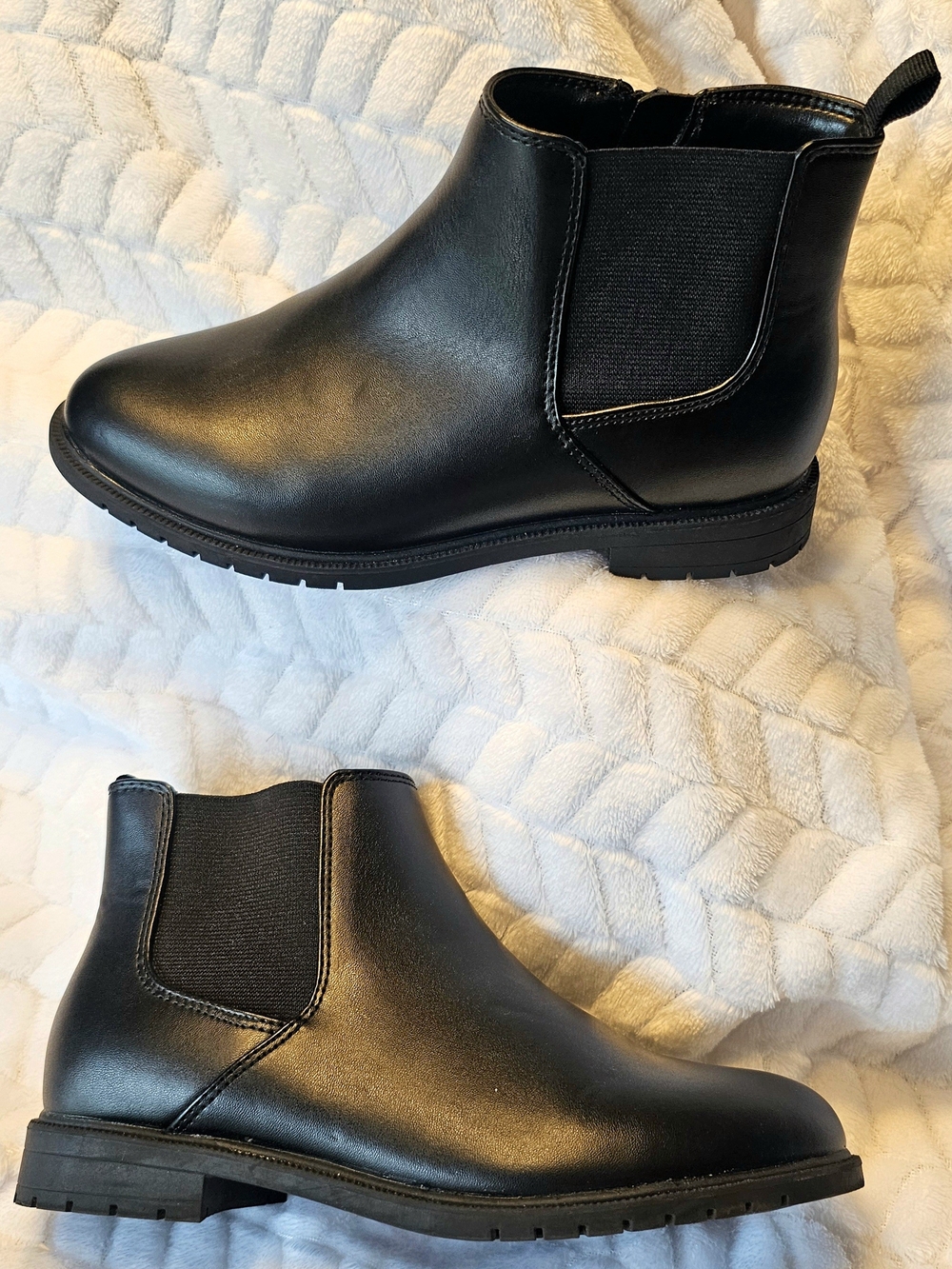 Cat & Jack Black Kids Chelsea Ankle Boots